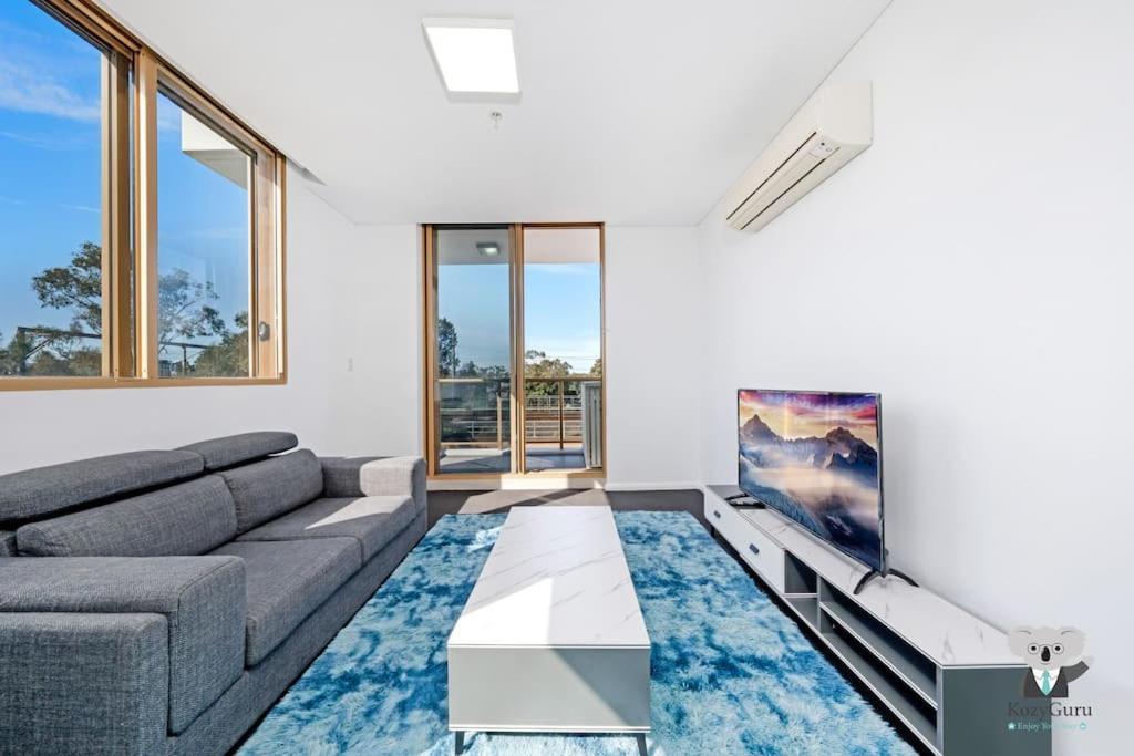 Kozyguru Rhodes Water View 2 Bed Parking Apartment Sydney